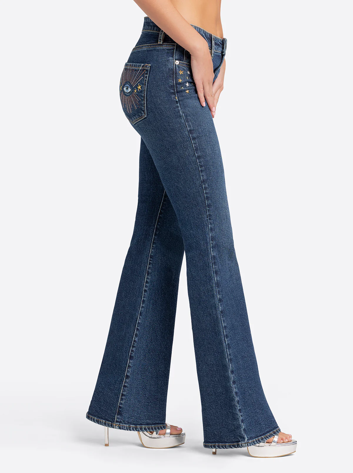 Jessica Simpson 2.0 Stevie Flare Jeans in Milton - Image 3