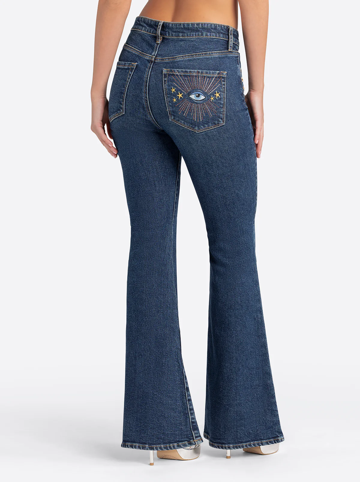 Jessica Simpson 2.0 Stevie Flare Jeans in Milton - Image 4