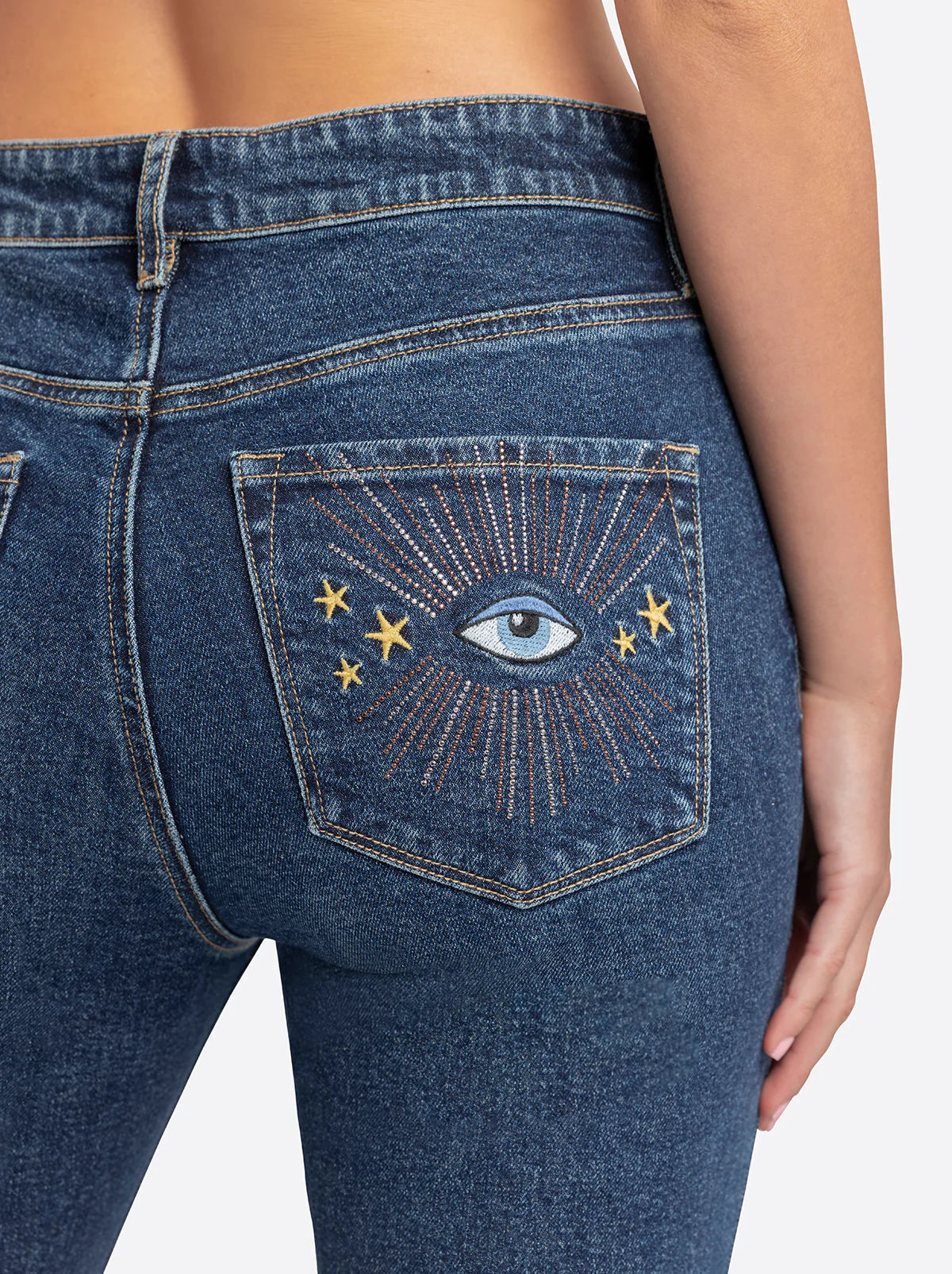 Jessica Simpson 2.0 Stevie Flare Jeans in Milton - Image 7