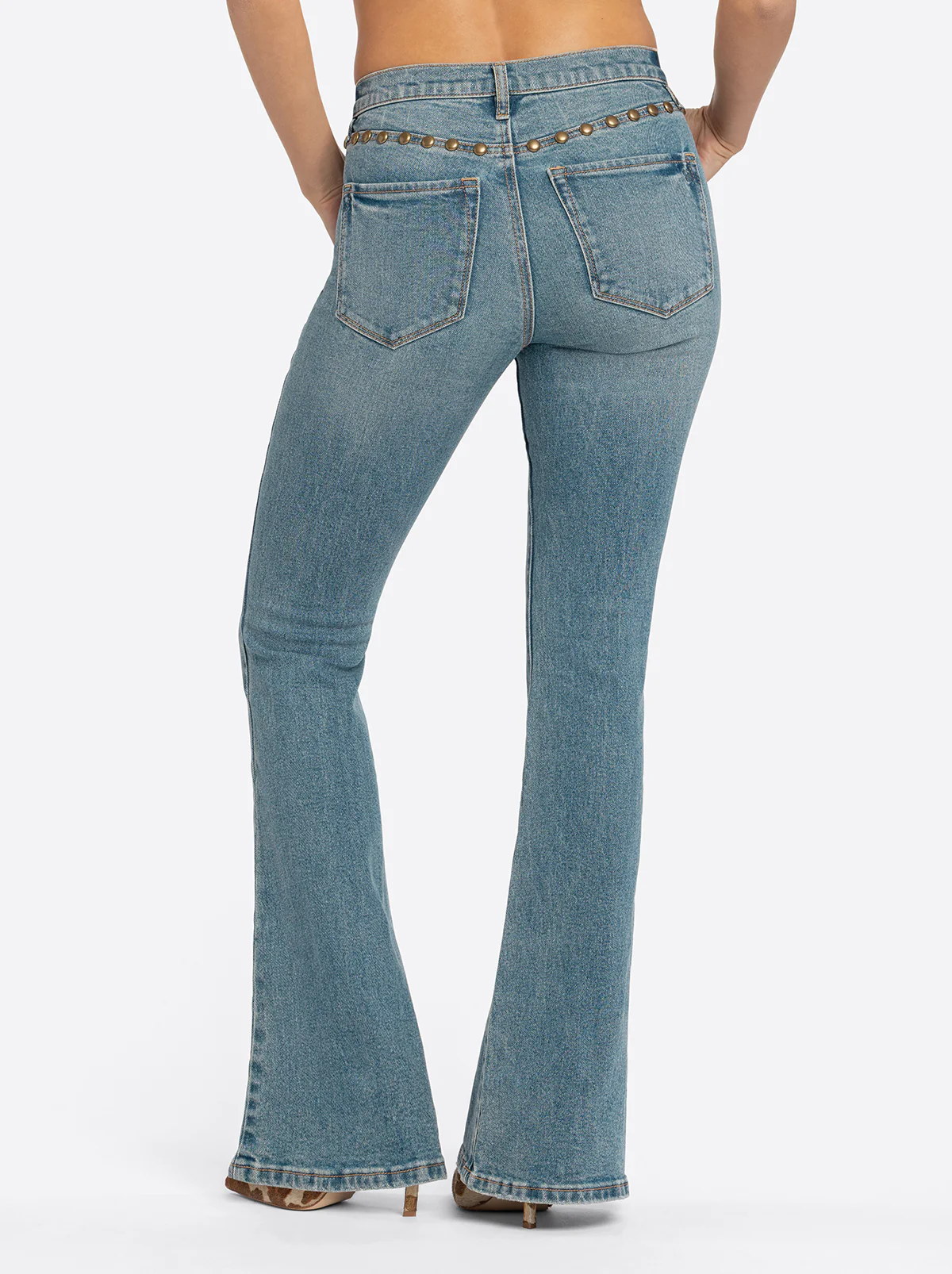 Jessica Simpson 2.0 Stevie Flare Jeans in Poppy - Image 3