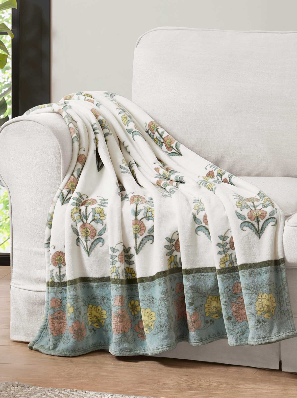 Serenity Plush Throw in Sage - Image 4