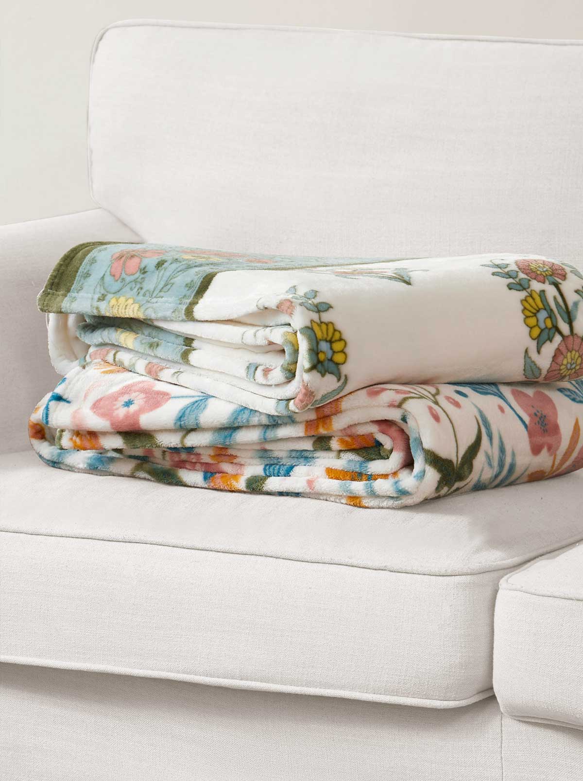 Serenity Plush Throw in Sage - Image 5